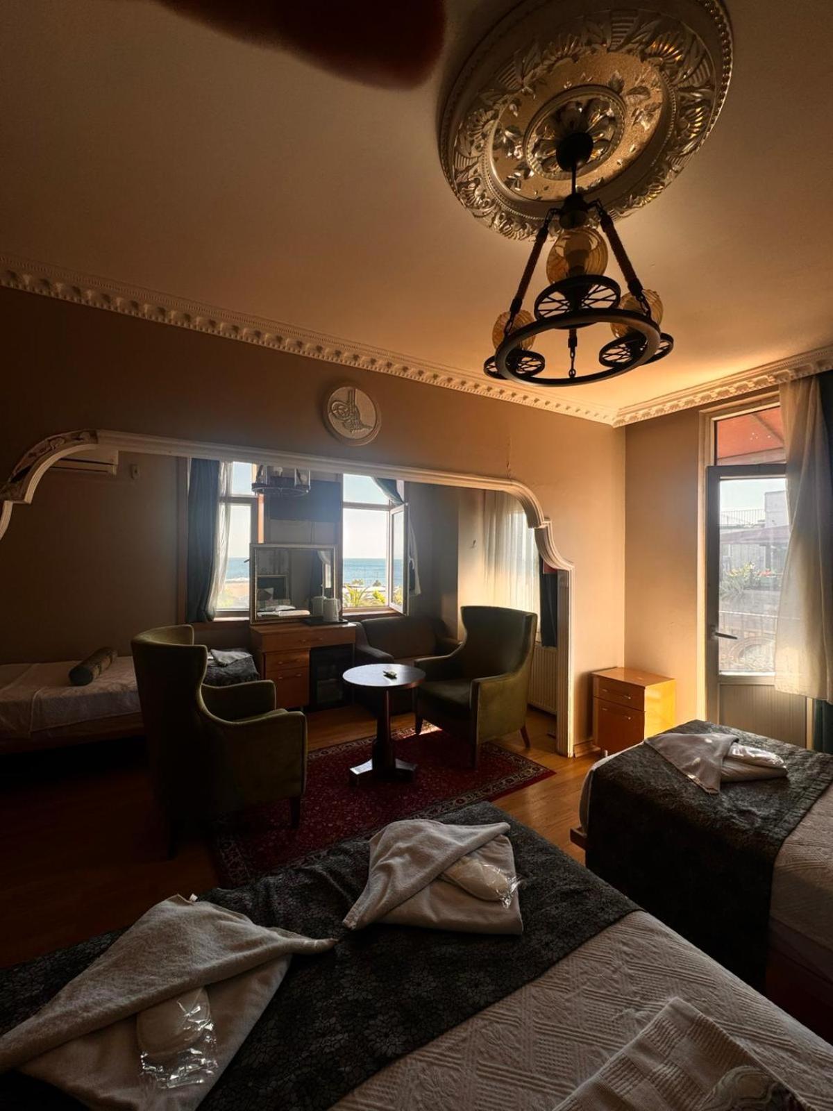 Golden Palace Sea View 3*
